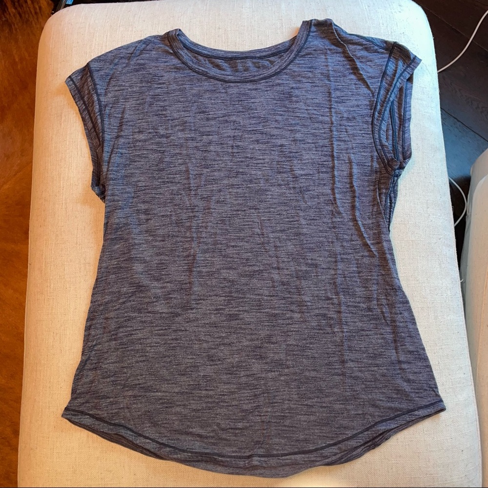 Lululemon comfy workout t-shirt